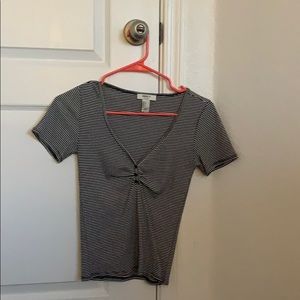 FOREVER 21 black and white striped button v tee!
